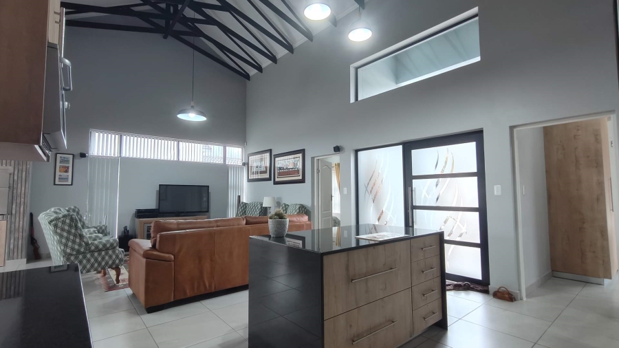 3 Bedroom Property for Sale in Hartenbos Heuwels Western Cape